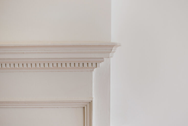 Common Installation Mistakes Crown Moulding Experts Avoid