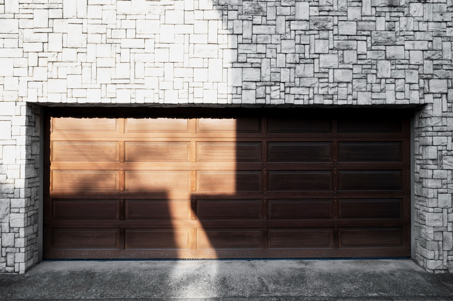 How to Replace the Spring on Garage Door Safely